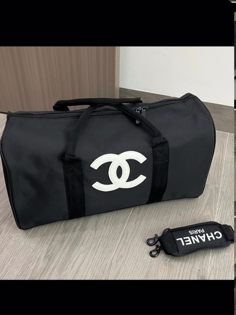 VIP\GWP CC black and white duffle bag